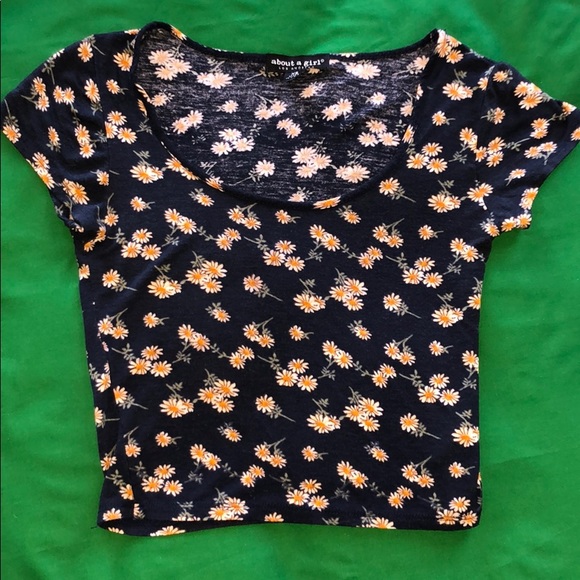 Daisy Crop Top - Picture 1 of 3